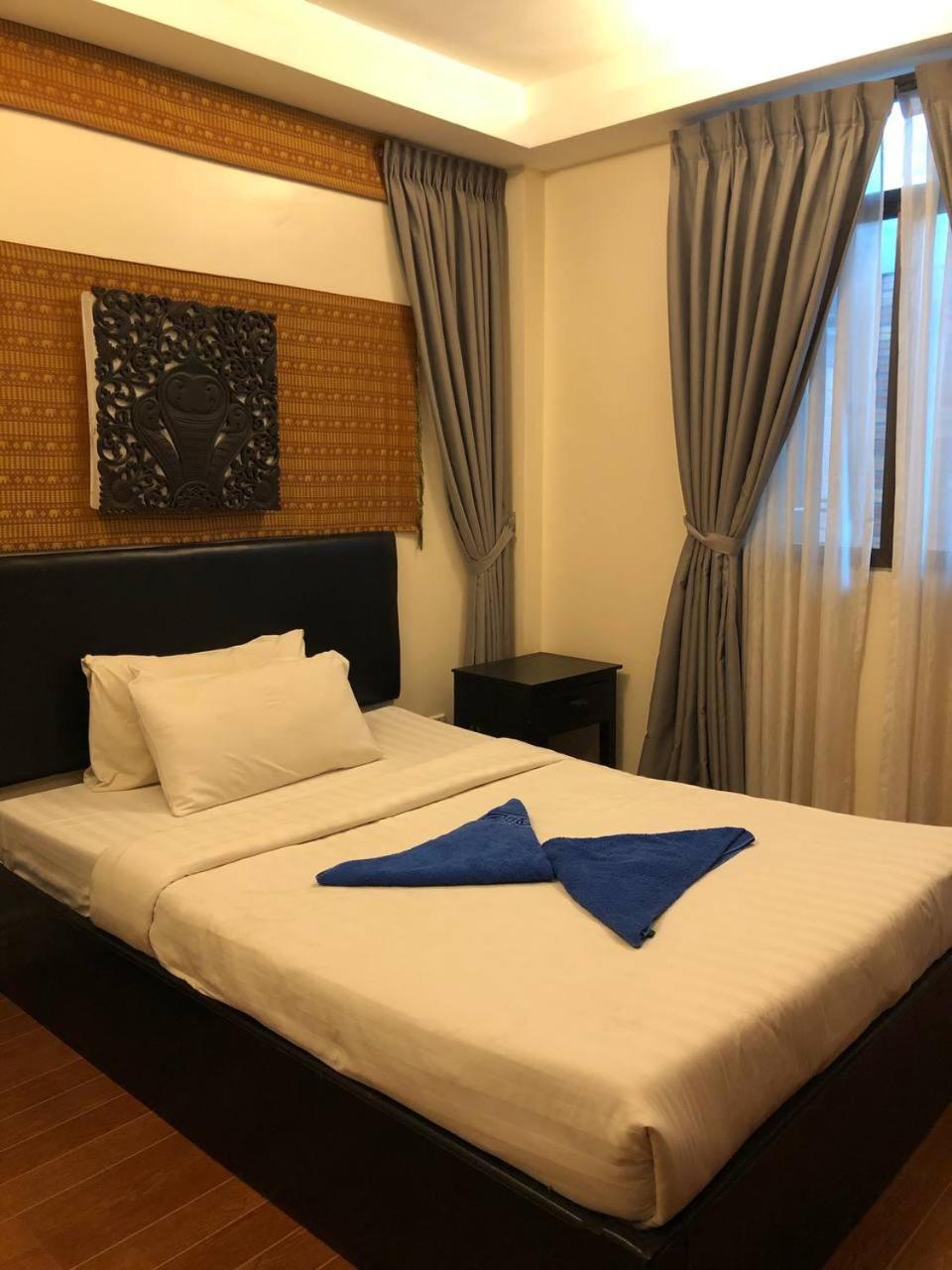 โรงแมนาคา อังกอร์ Hotel เสียมราฐ ภายนอก รูปภาพ